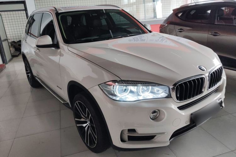 Used BMW X5 2017 xDrive35i parallel import Front Right 45 Deg