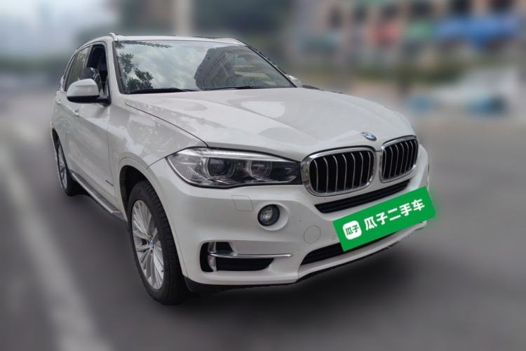 Used BMW X5 2017 xDrive28i Front Right 45 Deg