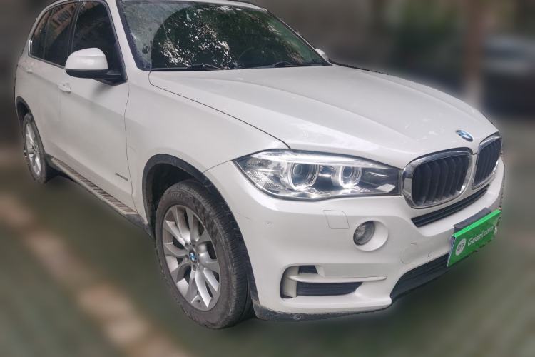 Used BMW X5 2017 xDrive35i Middle East Front Right 45 Deg