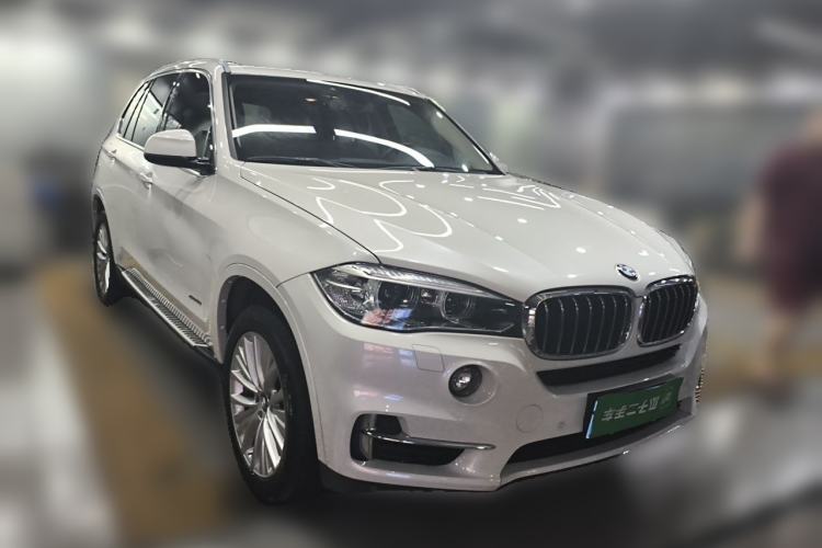 Used BMW X5 2017 xDrive28i Front Right 45 Deg