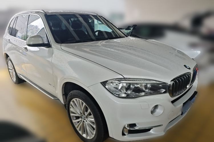 Used BMW X5 2017 xDrive28i Front Right 45 Deg