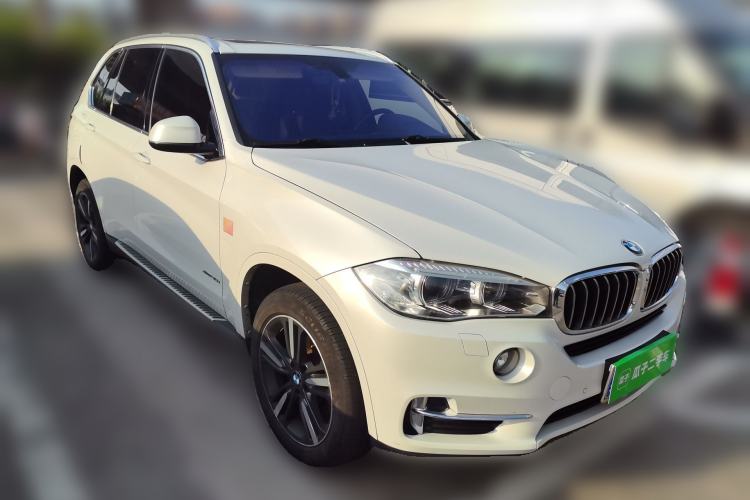 Used BMW X5 2017 xDrive35i Elegant Edition Front Right 45 Deg