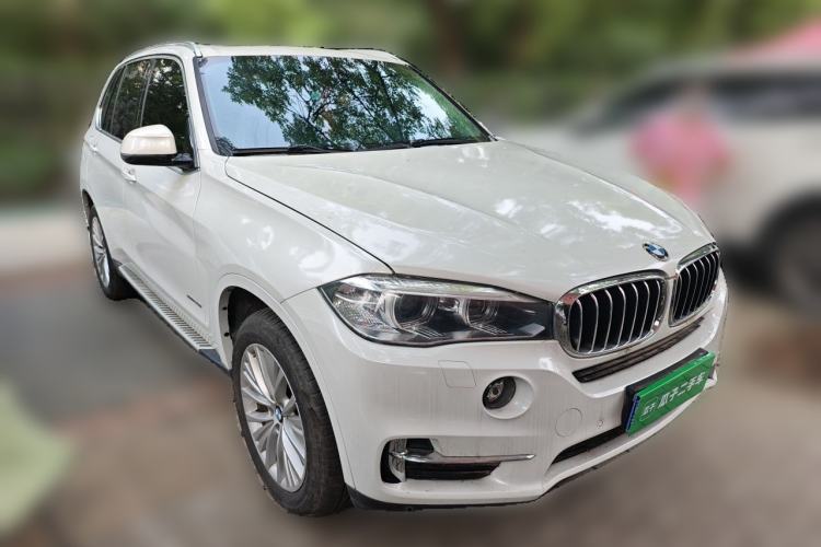 Used BMW X5 2017 xDrive28i Front Right 45 Deg