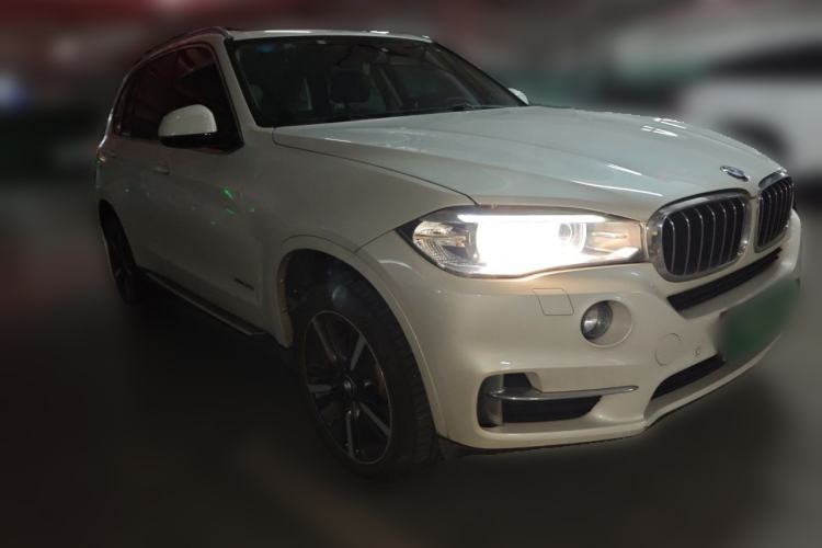 Used BMW X5 2017 xDrive35i Elegant Edition Front Right 45 Deg