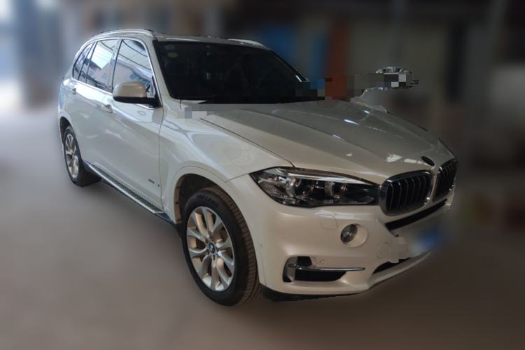 Used BMW X5 2017 xDrive28i Front Right 45 Deg
