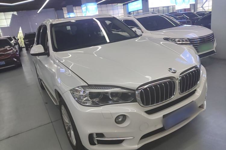 Used BMW X5 2017 xDrive28i Front Right 45 Deg