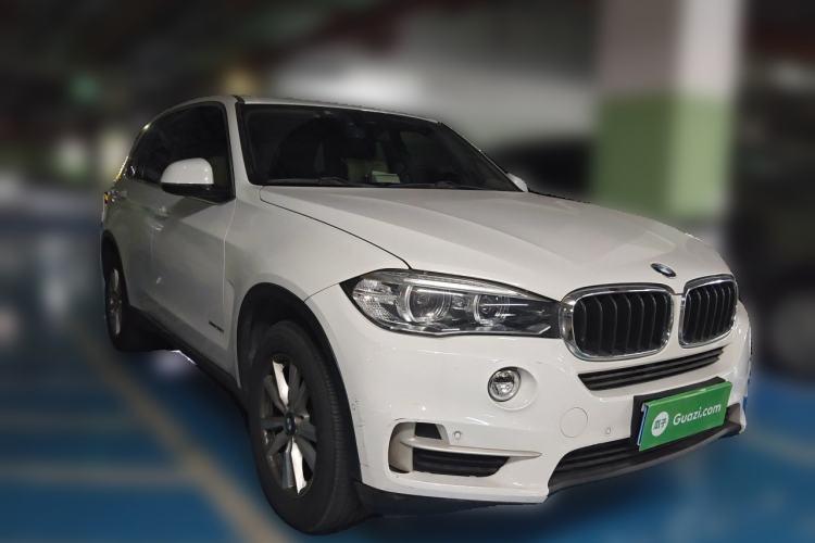 Used BMW X5 2017 xDrive35i Standard Model U.S. Specification Front Right 45 Deg
