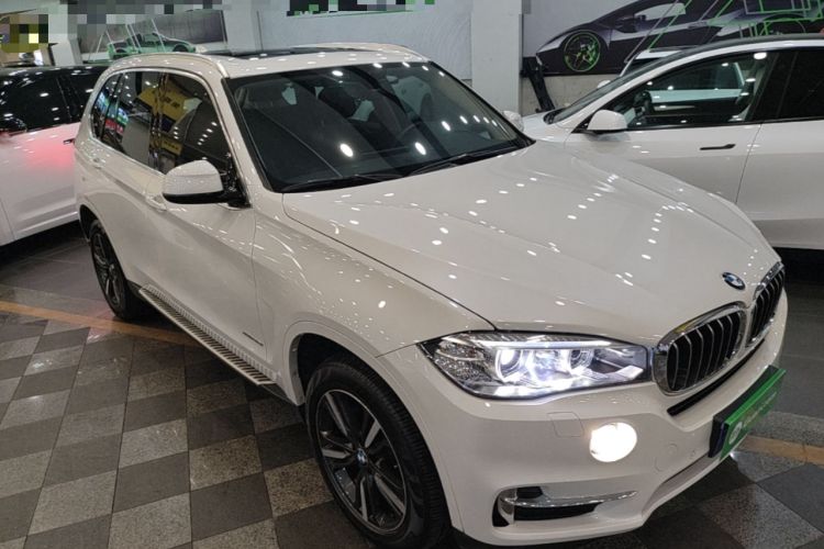 Used BMW X5 2017 xDrive35i Elegant Edition Front Right 45 Deg