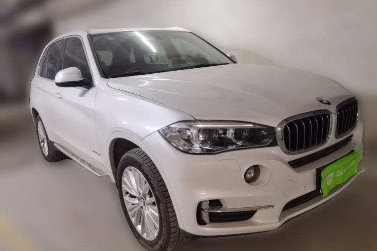 Used BMW X5 2017 xDrive28i Front Right 45 Deg