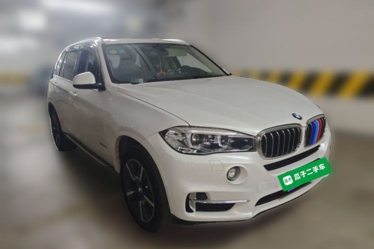 Used BMW X5 2017 xDrive35i Elegant Edition Front Right 45 Deg