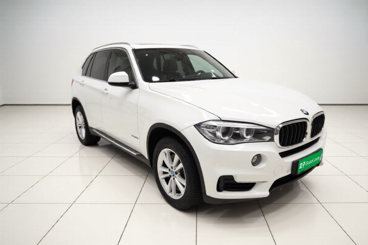 Used BMW X5 2017 xDrive35i Elegant Edition Front Right 45 Deg