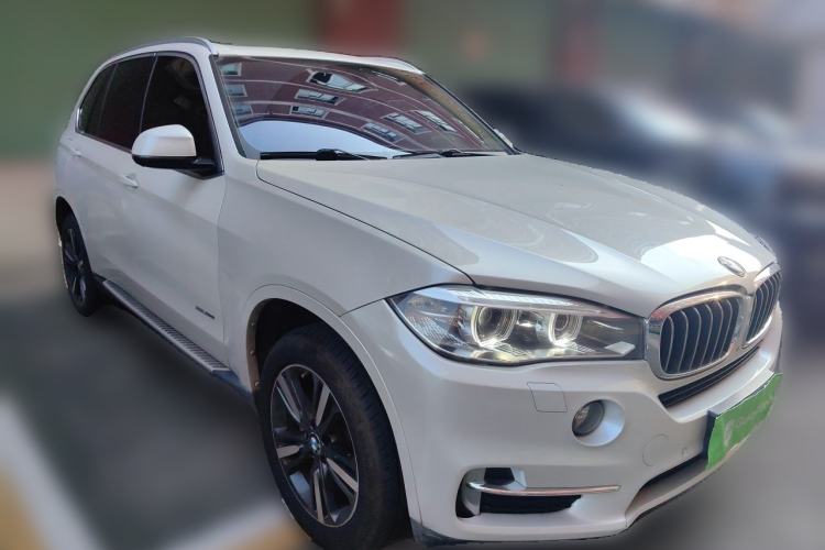 Used BMW X5  Front Right 45 Deg