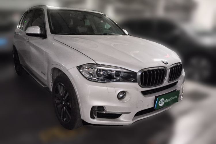 Used BMW X5 2017 xDrive35i Elegant Edition Front Right 45 Deg