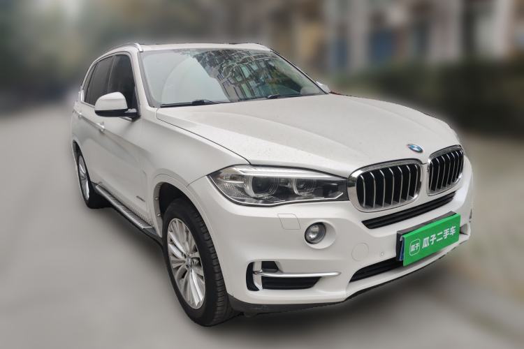 Used BMW X5 2017 xDrive28i Front Right 45 Deg