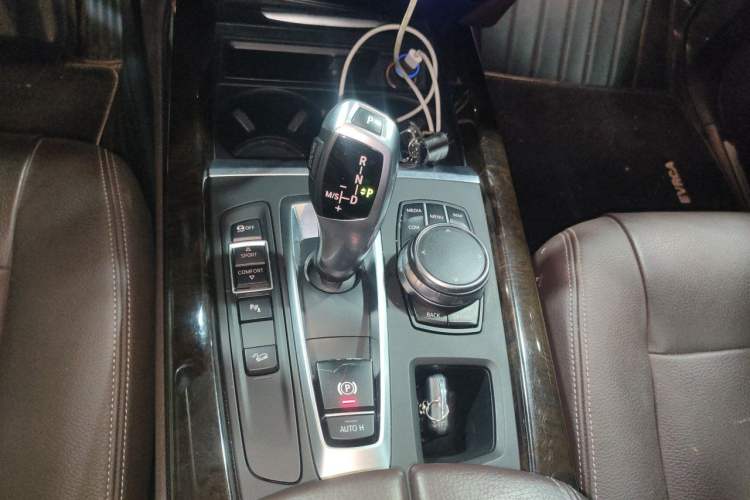 Used BMW X5 2017 xDrive35i Elegant Edition Gear Lever