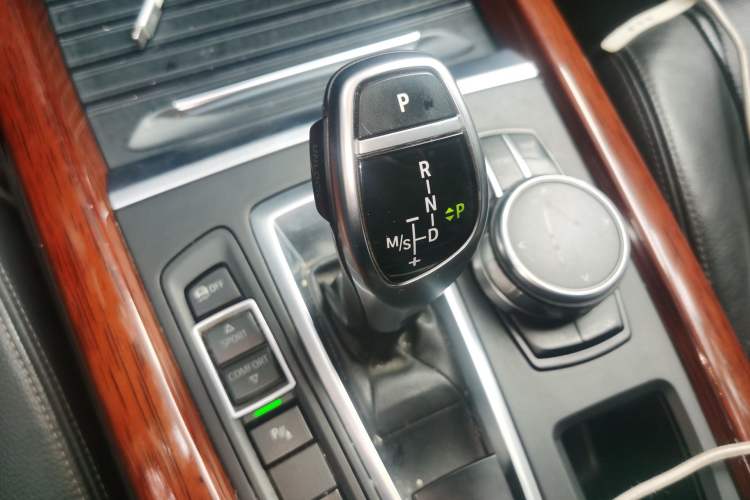 Used BMW X5 2017 xDrive35i Middle East Gear Lever