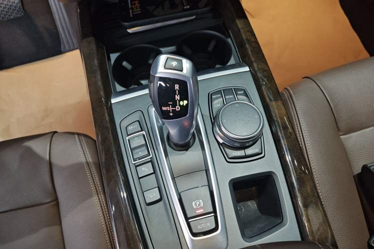 Used BMW X5 2017 xDrive35i Elegant Edition Gear Lever