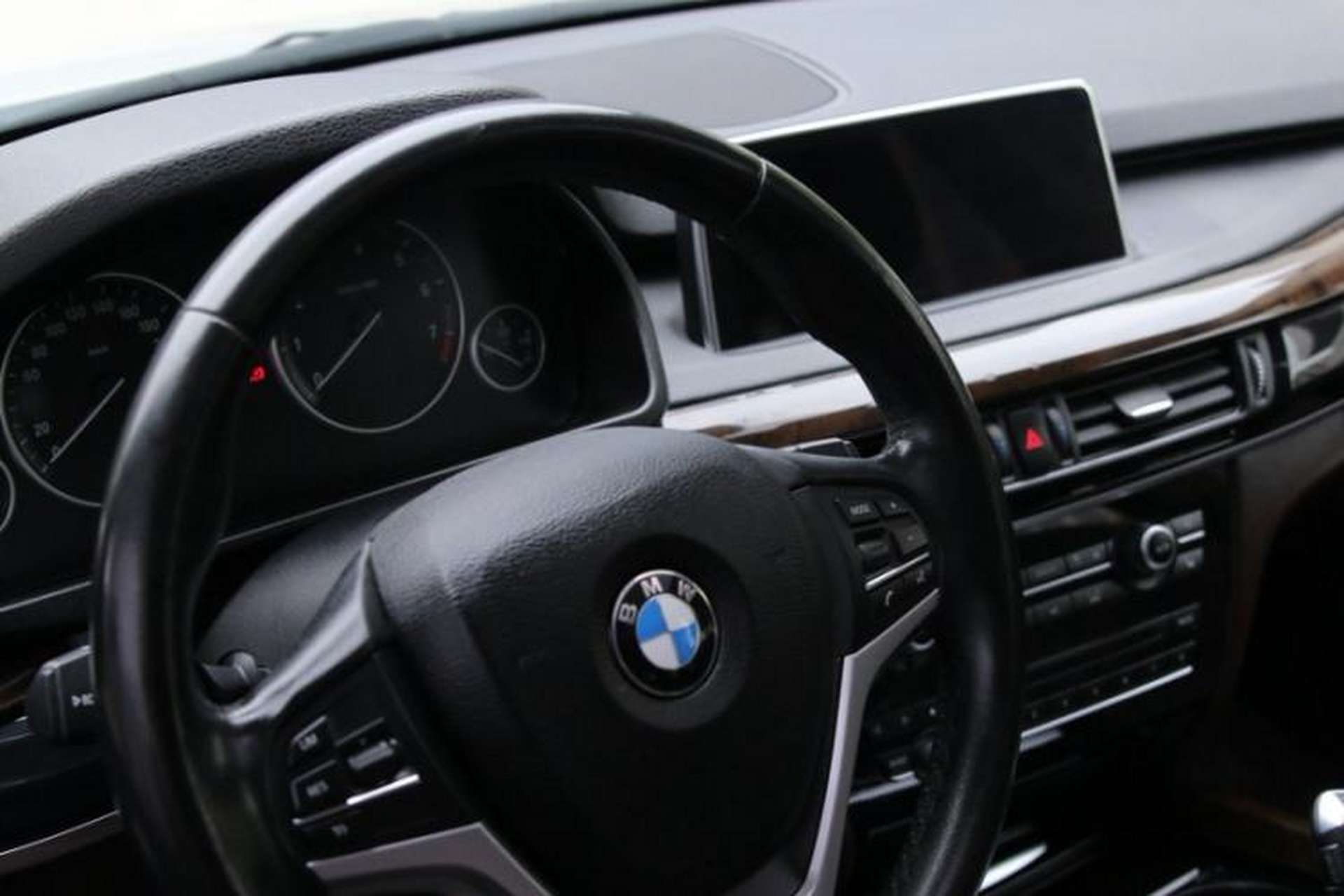 Used BMW X5 2017 xDrive28i Interior 1