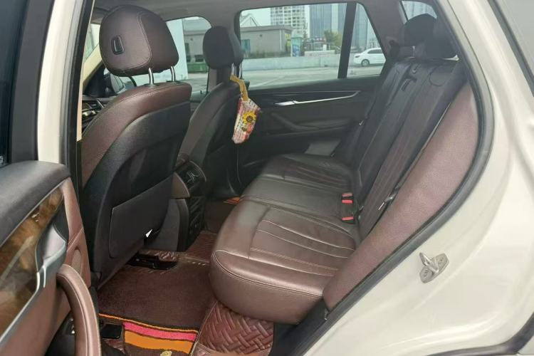 Used BMW X5 2017 xDrive28i Interior 2