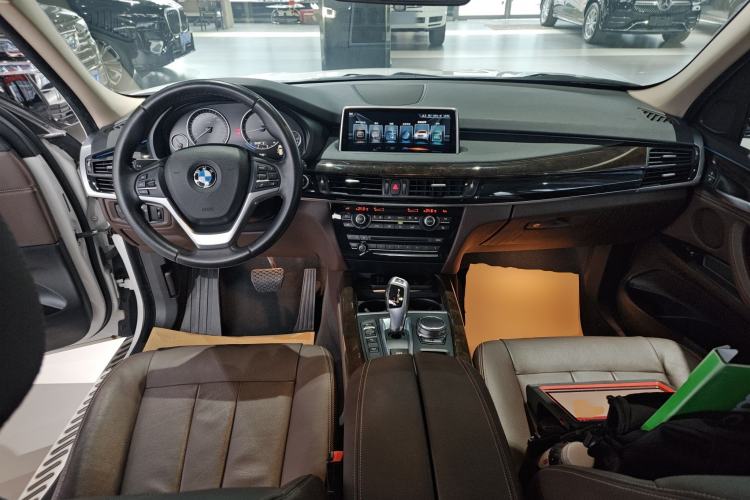 Used BMW X5 2017 xDrive35i Elegant Edition Interior 2