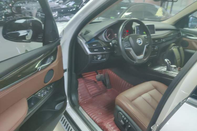 Used BMW X5 2017 xDrive35i Elegant Edition Interior 3