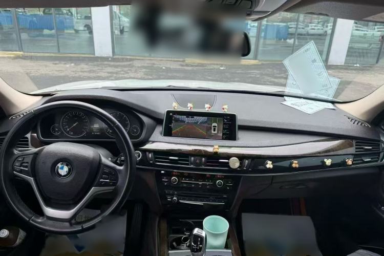 Used BMW X5 2017 xDrive28i Interior 3