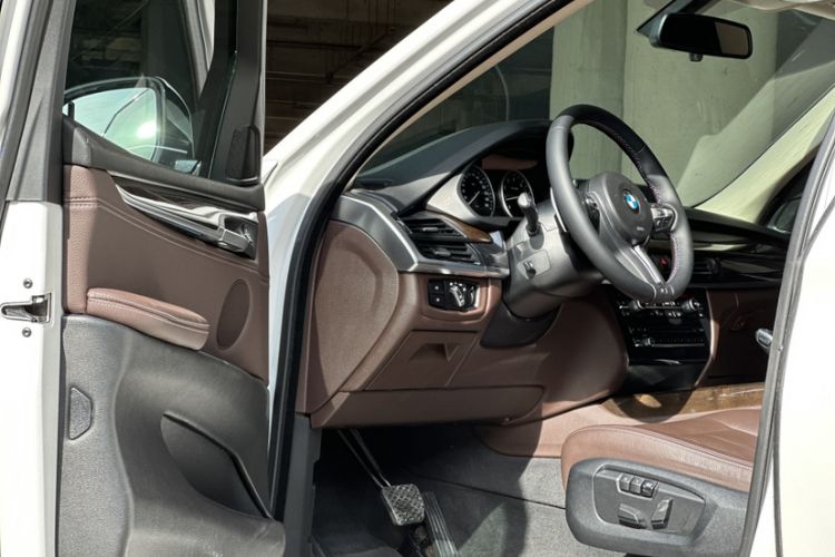Used BMW X5 2017 xDrive35i Elegant Edition Interior 4