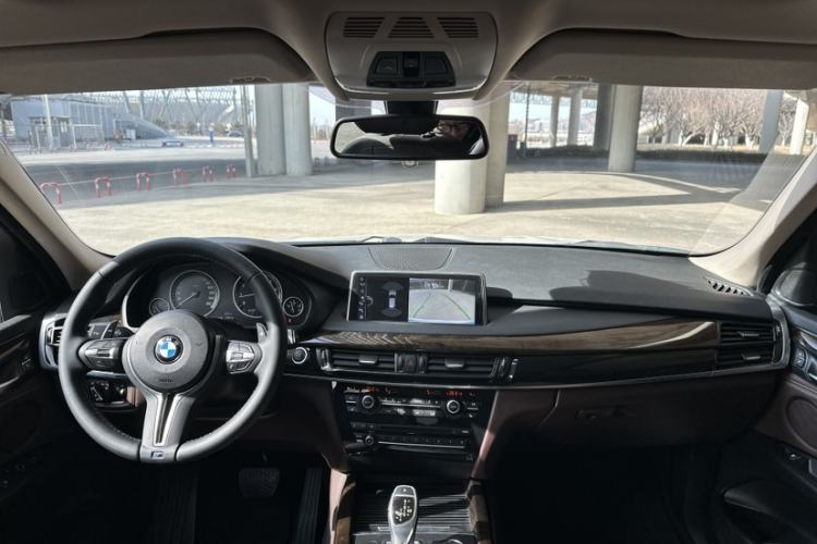 Used BMW X5 2017 xDrive35i Elegant Edition Interior 8