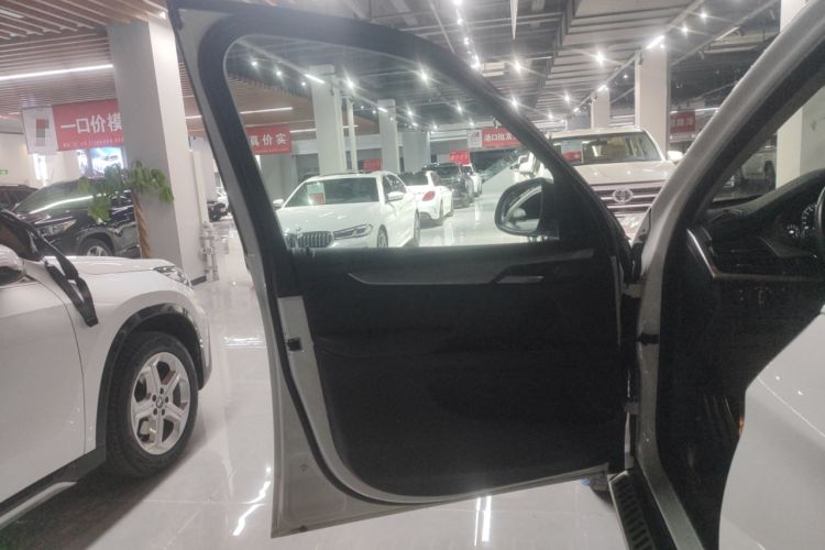 Used BMW X5 2017 xDrive35i Middle East Left Front Door Interior