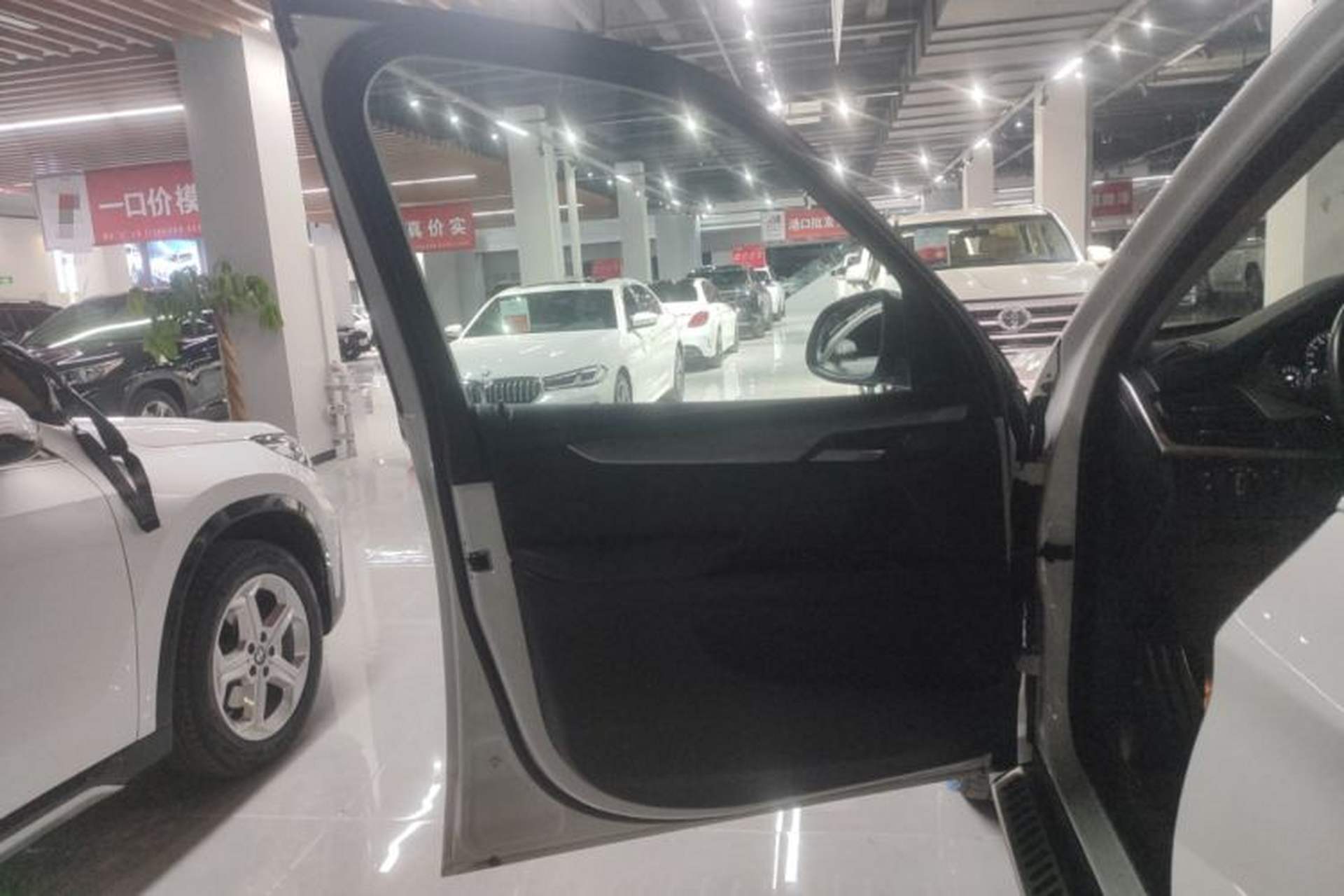 Used BMW X5 2017 xDrive35i Middle East Left Front Door Interior