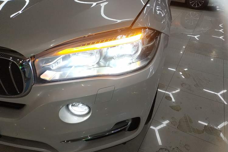 Used BMW X5 2017 xDrive28i Left Front Headlight