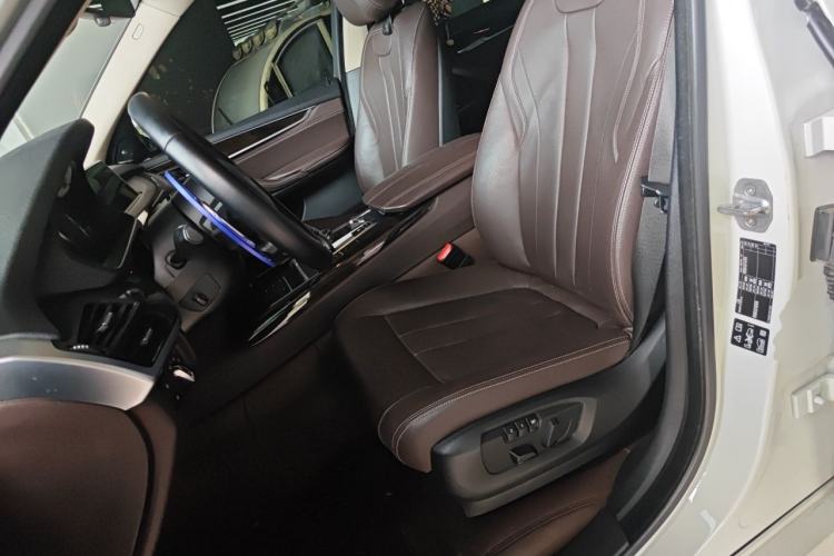 Used BMW X5 2017 xDrive28i Left Front Seat
