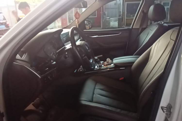 Used BMW X5 2017 xDrive28i Left Front Seat