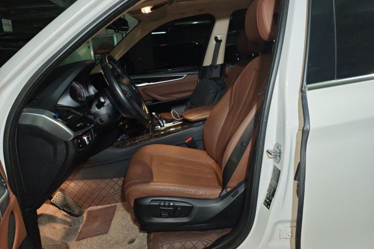 Used BMW X5 2017 xDrive28i Left Front Seat