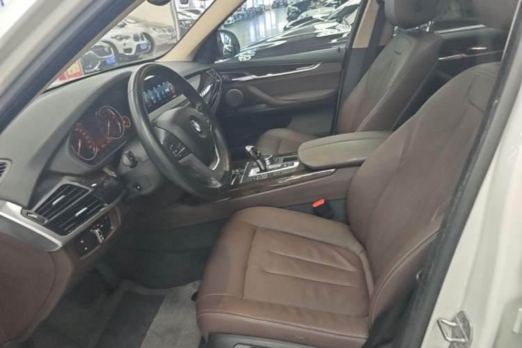 Used BMW X5 2017 xDrive28i Left Front Seat
