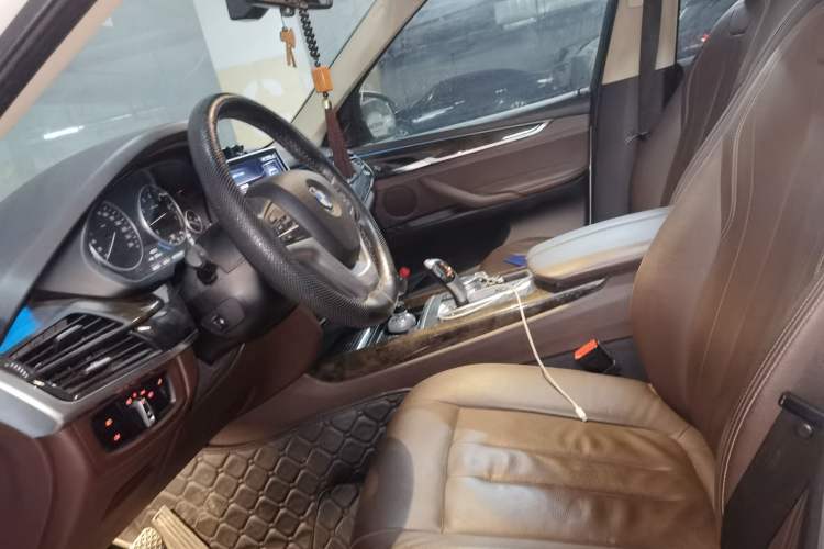 Used BMW X5 2017 xDrive28i Left Front Seat