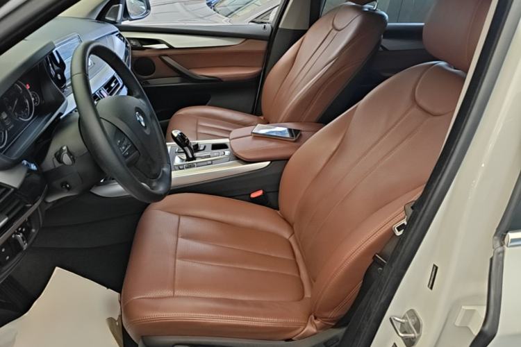 Used BMW X5 2017 xDrive35i Middle East Left Front Seat