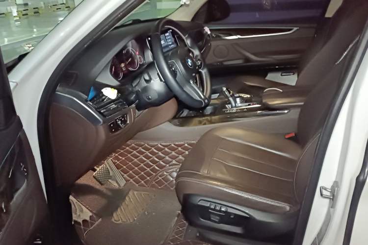 Used BMW X5 2017 xDrive28i Left Front Seat