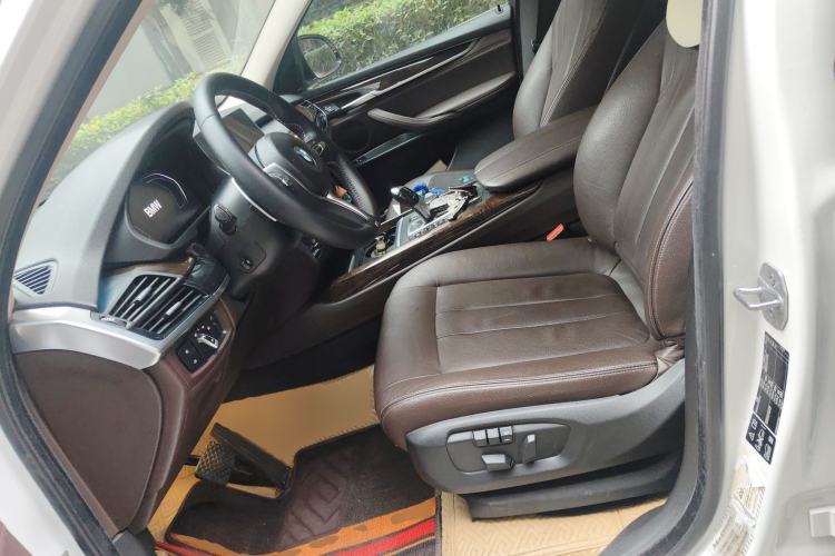 Used BMW X5 2017 xDrive28i Left Front Seat