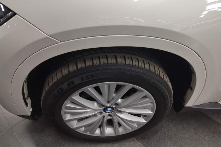 Used BMW X5 2017 xDrive28i Left Front Wheel Hub