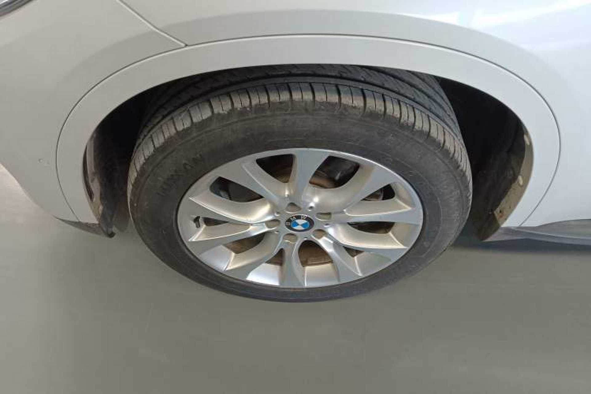 Used BMW X5 2017 xDrive28i Left Front Wheel Hub