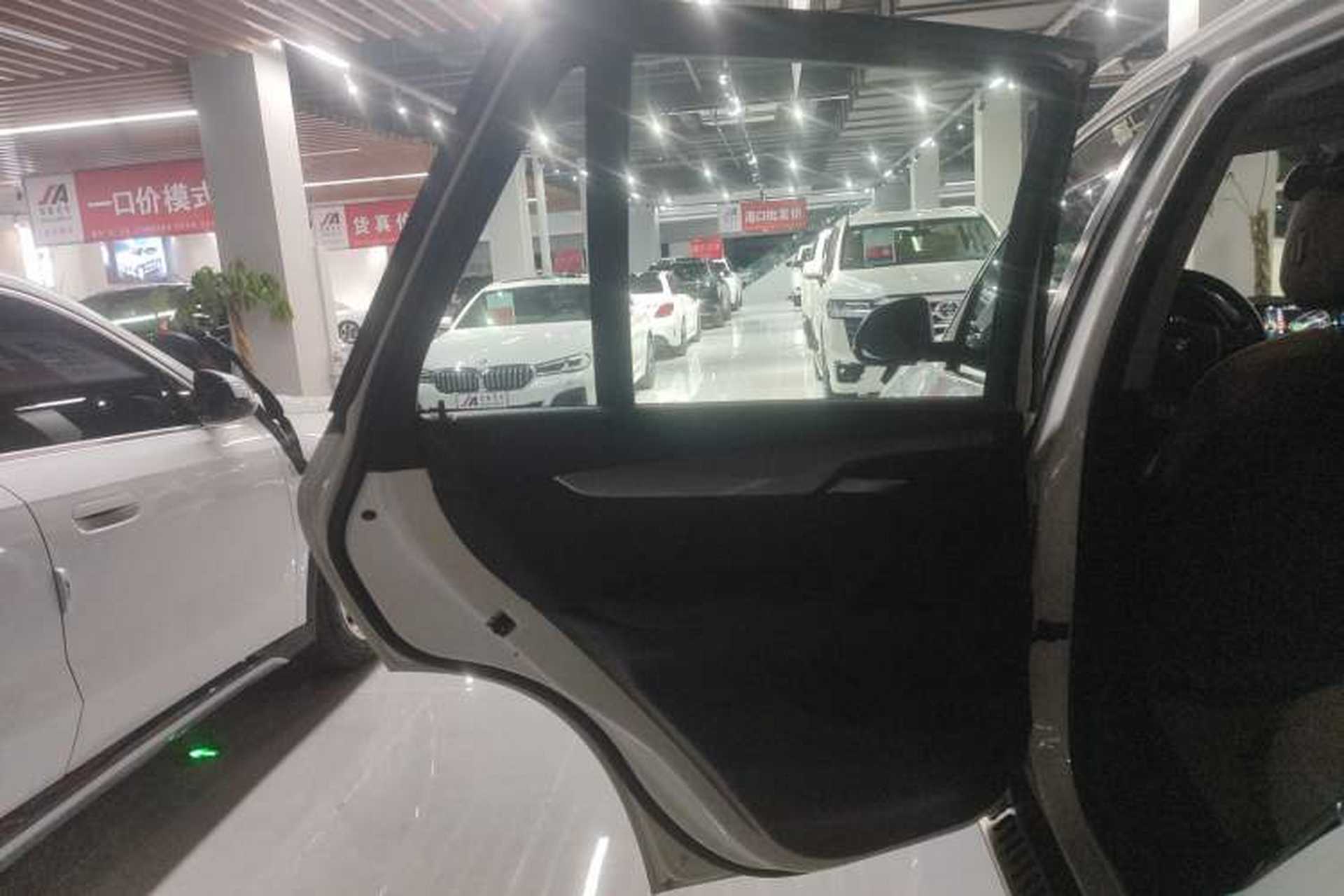 Used BMW X5 2017 xDrive35i Middle East Left Rear Door Interior