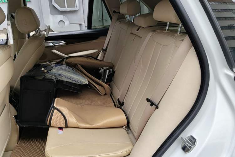 Used BMW X5  Left Rear Seat