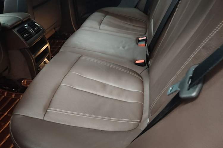 Used BMW X5 2017 xDrive35i Standard Model U.S. Specification Left Rear Seat