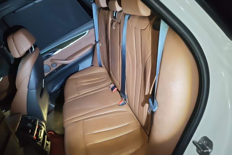 Used BMW X5  Left Rear Seat
