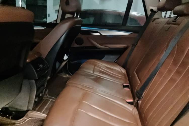 Used BMW X5  Left Rear Seat