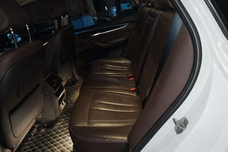 Used BMW X5 2017 xDrive28i Left Rear Seat