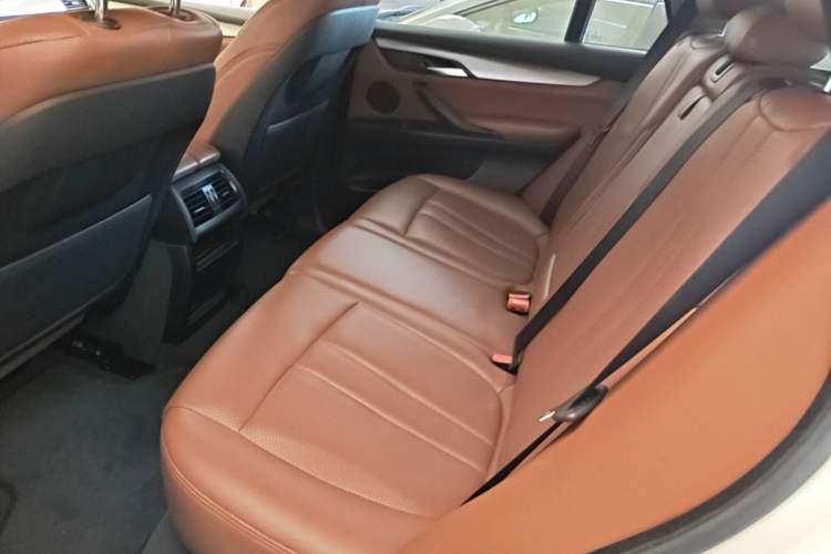 Used BMW X5 2017 xDrive35i Middle East Left Rear Seat