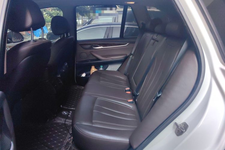Used BMW X5  Left Rear Seat