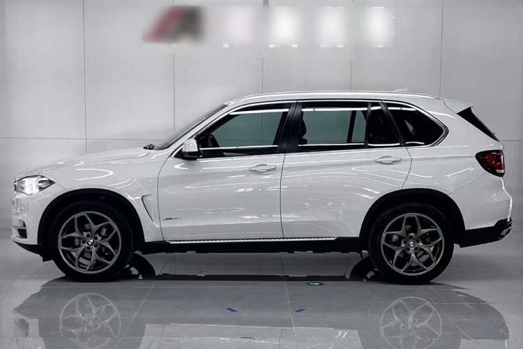 Used BMW X5 2017 xDrive35i Middle East Left Side